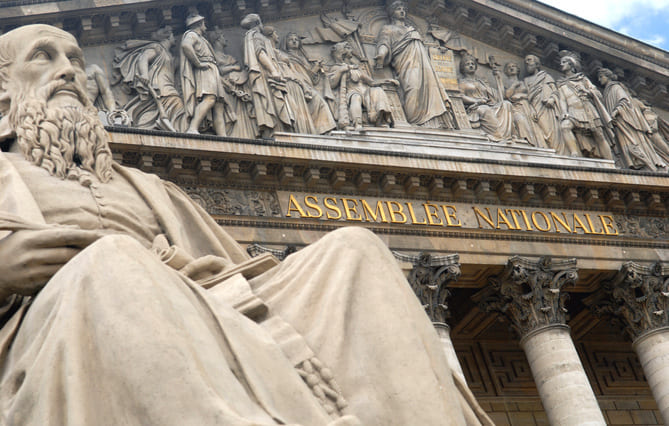 (75) Plus de 39 000 signatures contre le projet d’« enlaidissement » de l’Assemblée nationale